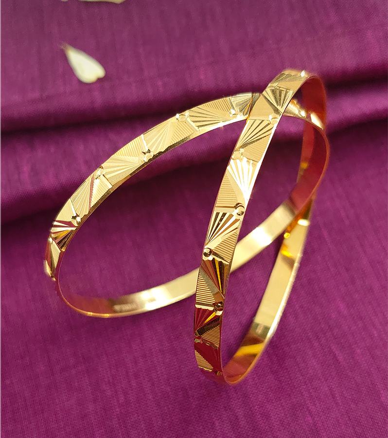 Beautiful Gold Bangles with Line Designs