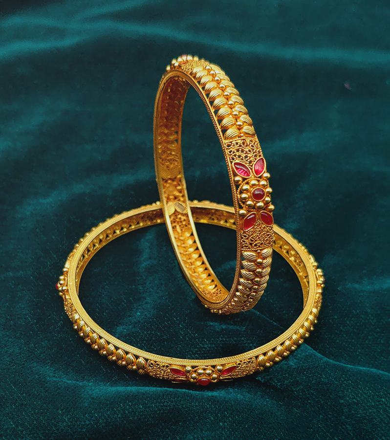 Festive Gold That Defines Royal Craft