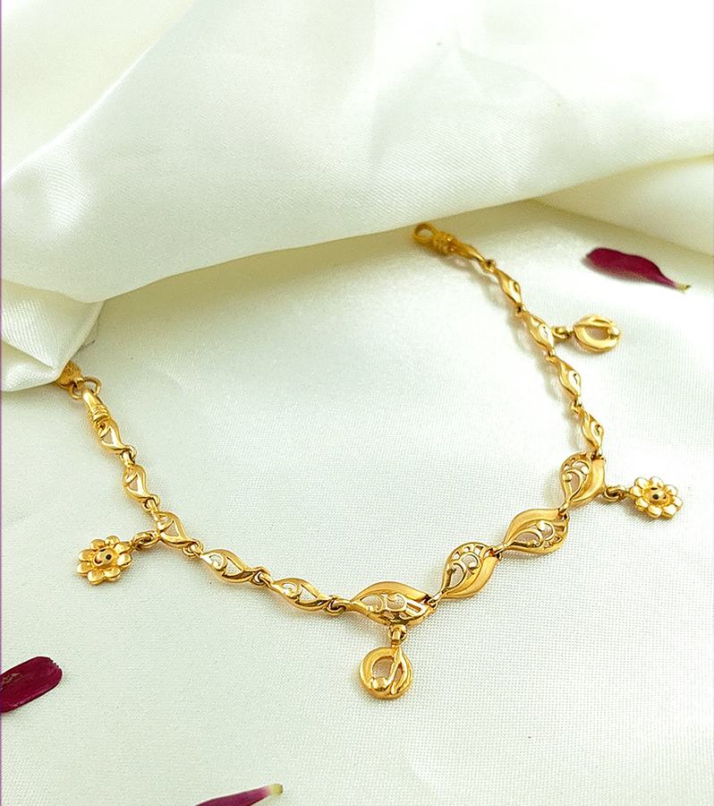 Beautiful Gold Floral Drop Charms Bracelet