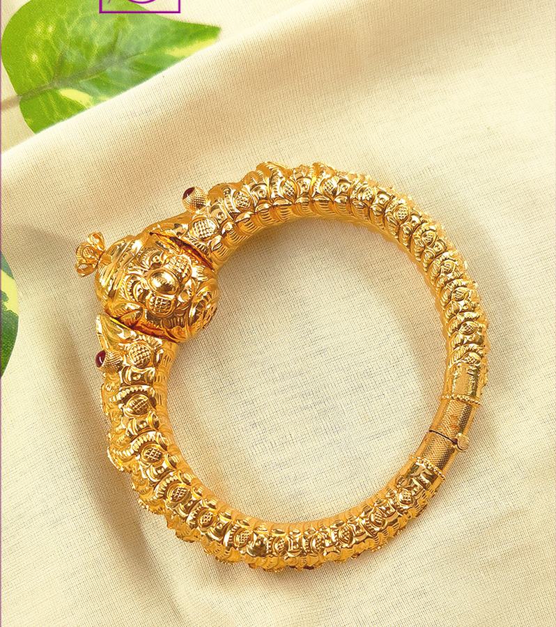 Royal Designer Men's Gold Kada
