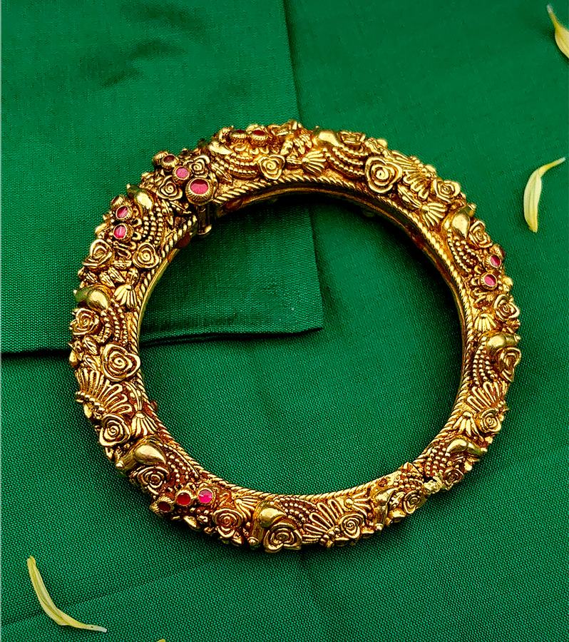 Grand Gold Men's Kada — Red Stones with Floral Pattern