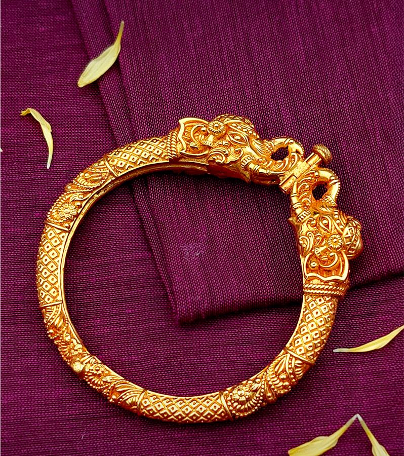Royal Gold Men's Kada with Elephant Motifs