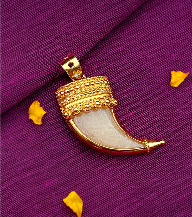 Ornate Puligoru Gold Locket with Intricate Details