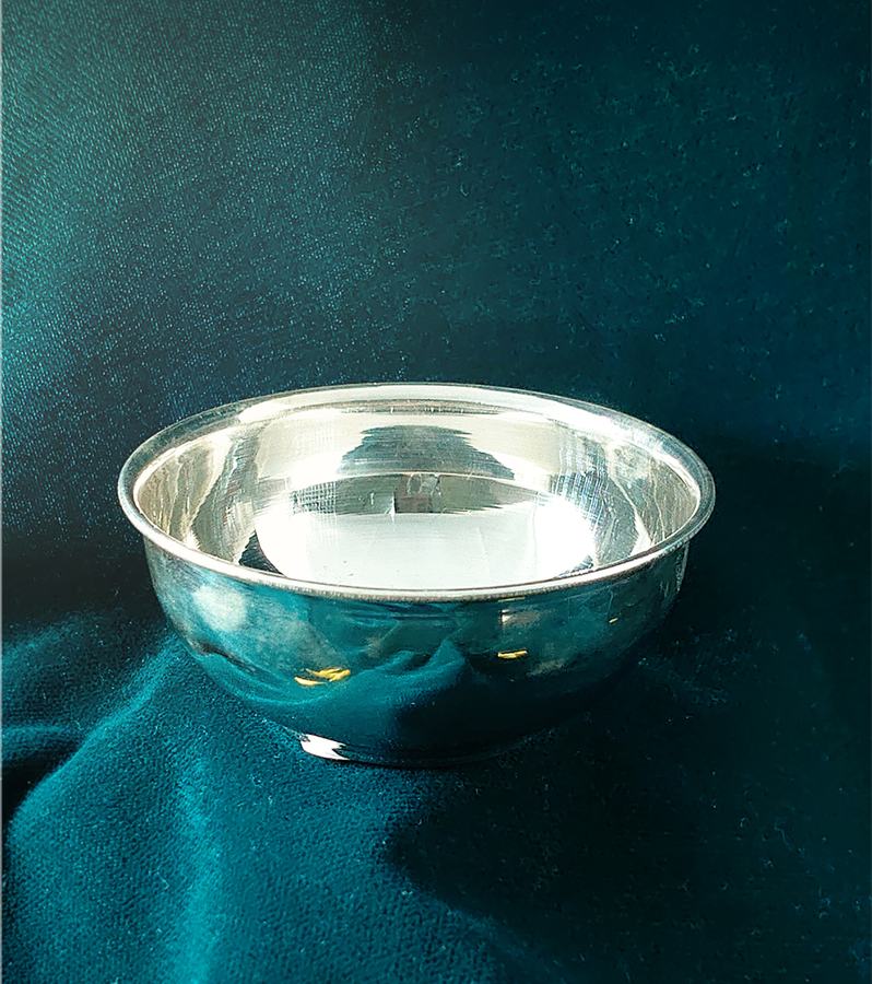 Beautiful Silver Bowl with a Plain Finish
