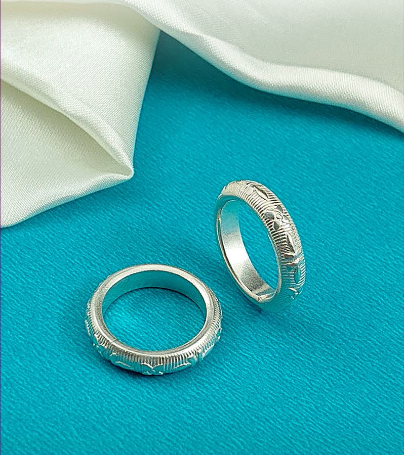 Artisanal Silver Carved Floral Motif Toe Rings