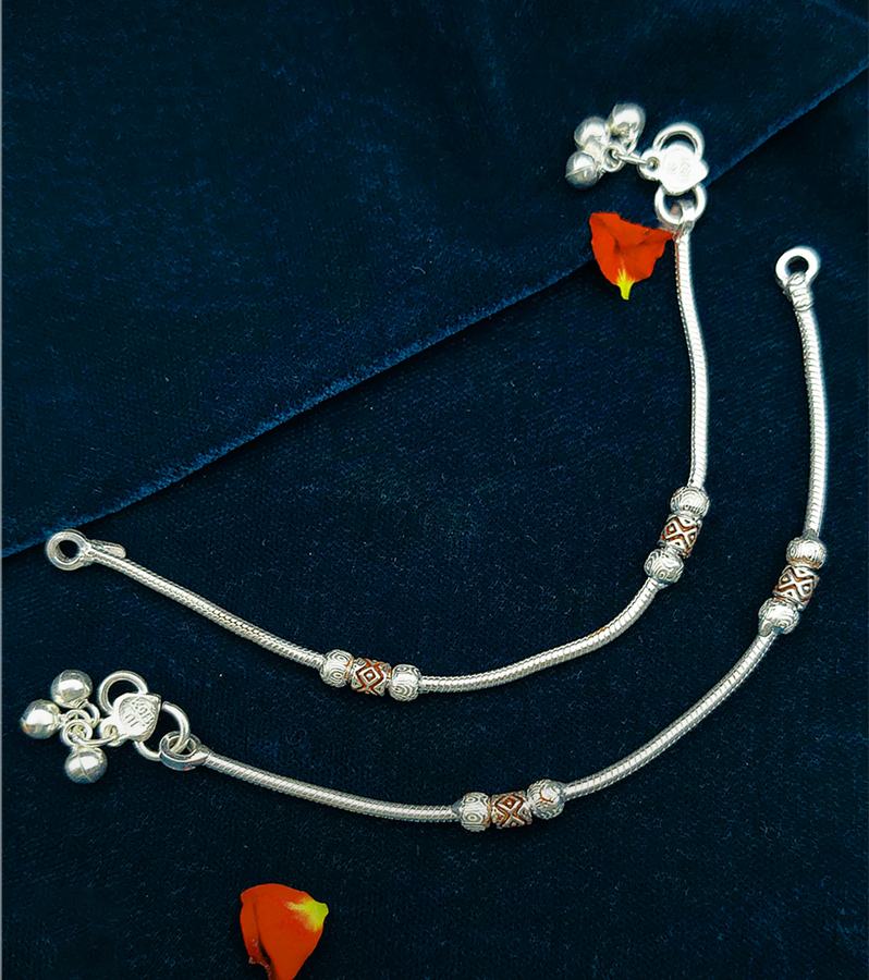 Fancy Silver Payal with Barrel Beads Design