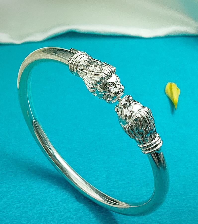 Opulent Silver Lion Face Kada